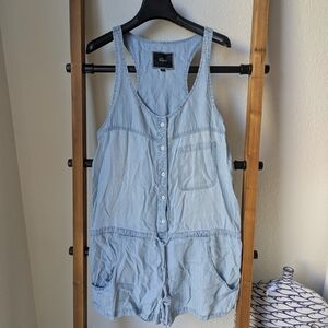 Rails Women's Light Blue Lightweight Denim Short Jumpsuit - Size M